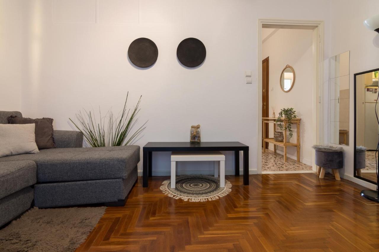 Classic And Modern Apartment In 아테네 외부 사진