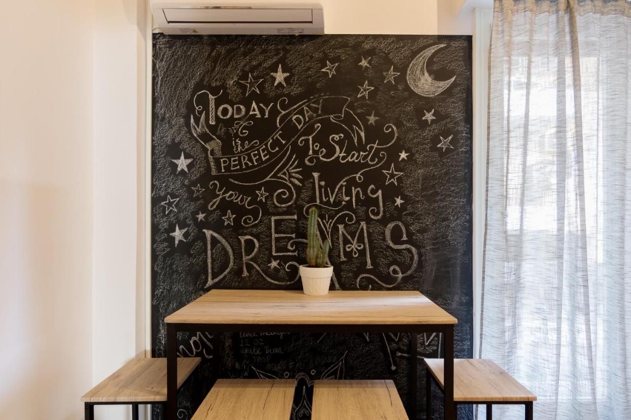 Classic And Modern Apartment In 아테네 외부 사진