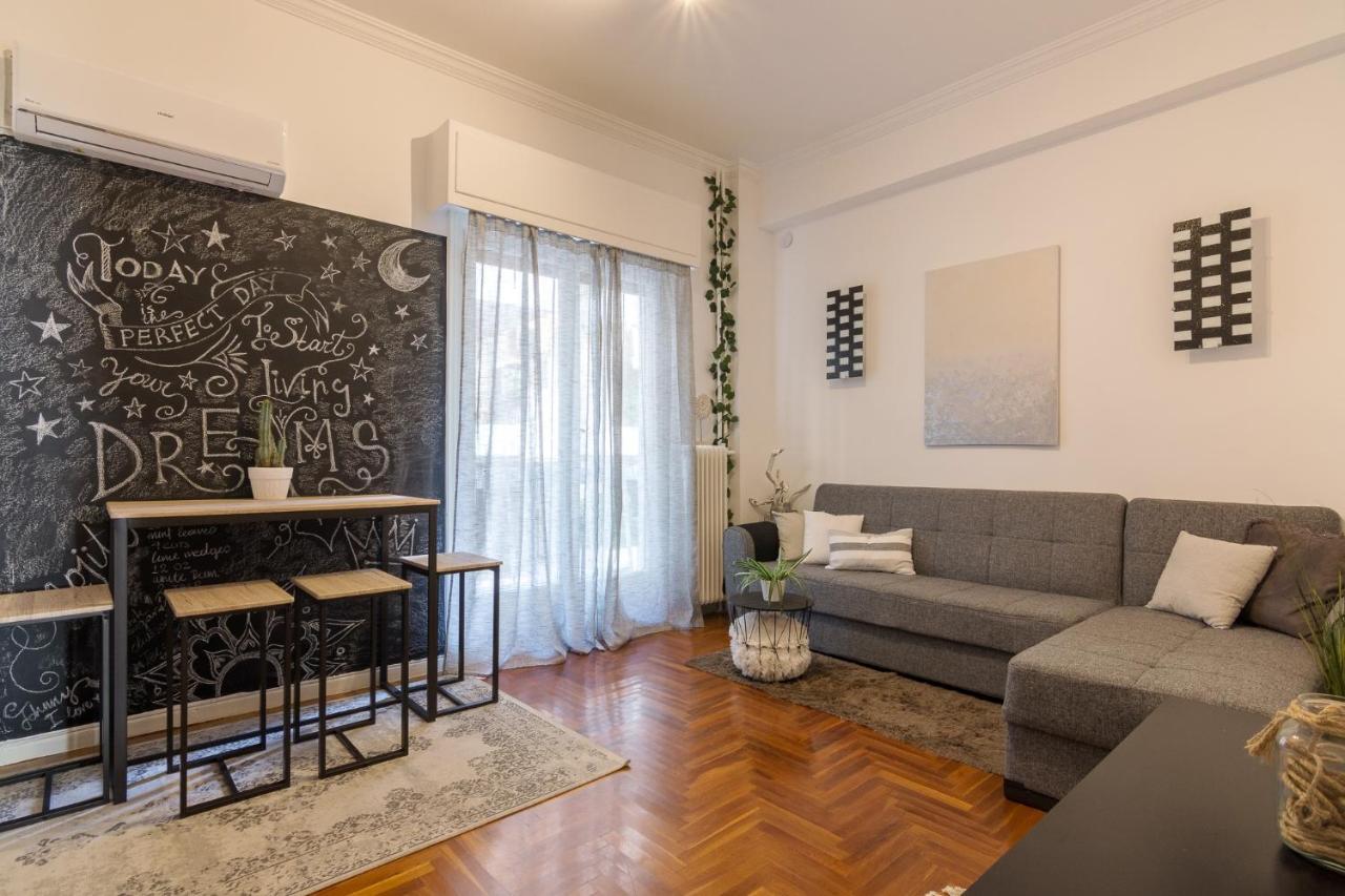 Classic And Modern Apartment In 아테네 외부 사진